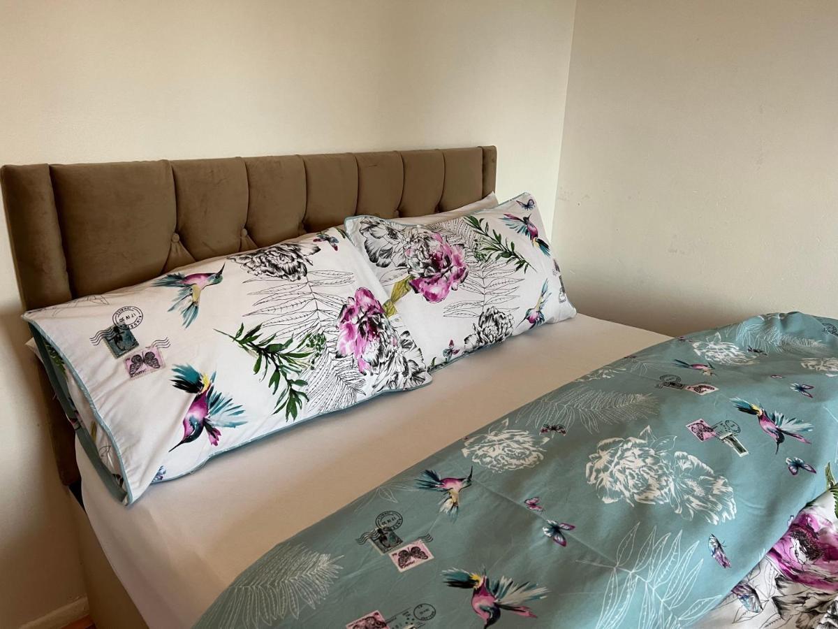 Park View Serviced Apartment - Next To Northolt Tube Station - Near Central London & Wembley Exterior foto