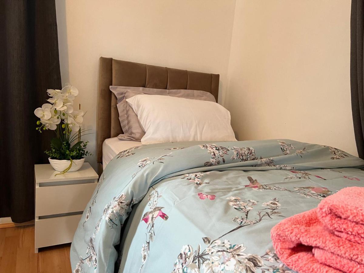 Park View Serviced Apartment - Next To Northolt Tube Station - Near Central London & Wembley Exterior foto